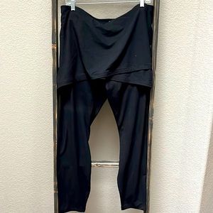 CAbi two in one skirt/leggings Size L